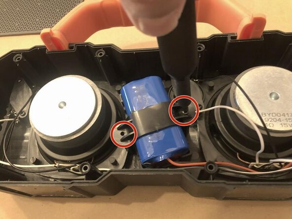 Bugani M83 wireless speaker Battery Replacement: adım 17, 3 resimden 2.