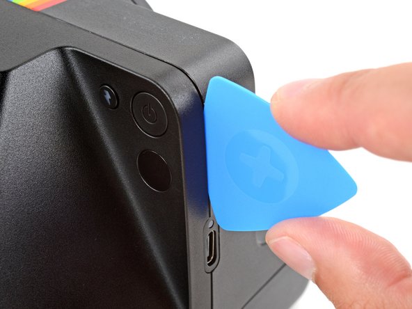 Polaroid Now Gen 3 Rear Shell Replacement, Release the rear shell clips: crwdns2935265:04crwdnd2935265:02crwdnd2935265:03crwdne2935265:0