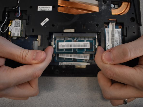 Lenovo IdeaPad Y500 Motherboard Replacement: step 9, image 2 of 3