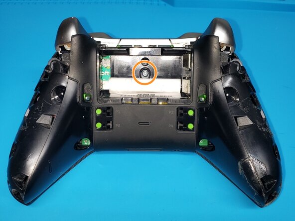 Xbox One Elite Controller (Model 1698) teardown, Removing The Front Housing Shell: step 3, image 2 of 3