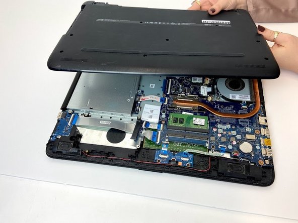 HP 15-ay114cy Speakers Replacement, Remove the Back Cover: crwdns2935265:06crwdnd2935265:03crwdnd2935265:03crwdne2935265:0