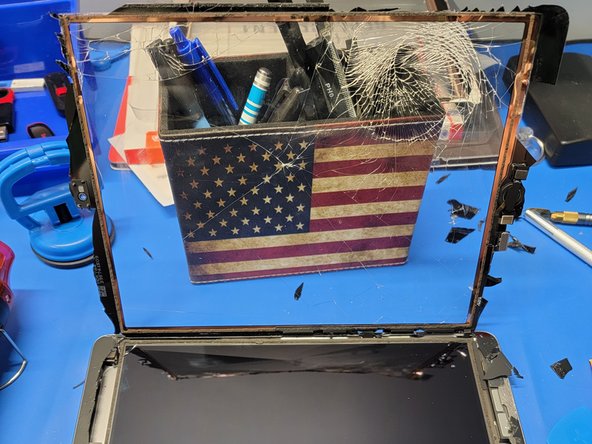 iPad 7 Cracked Digitizer Replacement: crwdns2935265:04crwdnd2935265:02crwdnd2935265:02crwdne2935265:0