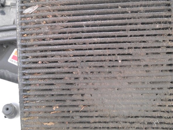 1997-2003 Pontiac Grand Prix GT Air Filter Replacement, Removing the Old Filter: crwdns2935265:06crwdnd2935265:02crwdnd2935265:02crwdne2935265:0