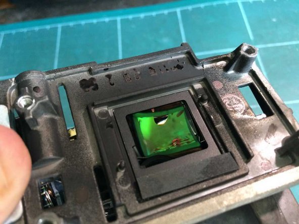 Mitsubishi EX320U Projector Disassembly, Optical path - 2: crwdns2935265:011crwdnd2935265:02crwdnd2935265:03crwdne2935265:0