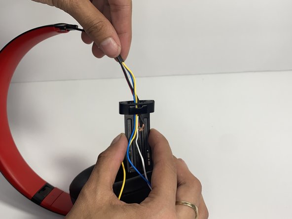 Beats Studio3 Wireless Hinge Replacement: crwdns2935265:017crwdnd2935265:02crwdnd2935265:03crwdne2935265:0