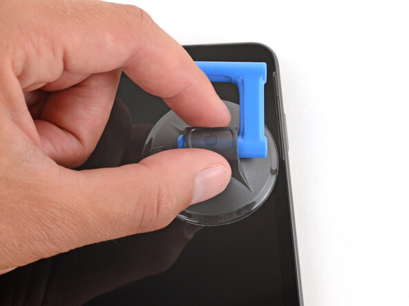 Microsoft Surface Pro 8 Screen Replacement, Apply a suction handle: step 9, image 2 of 3