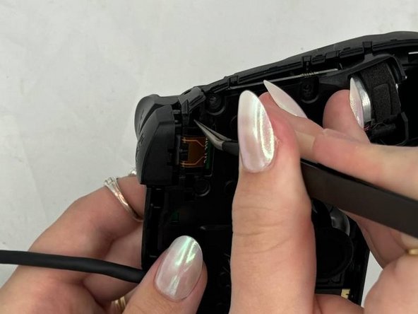 8BitDo Ultimate Wired Bumper Replacement: crwdns2935265:011crwdnd2935265:02crwdnd2935265:03crwdne2935265:0