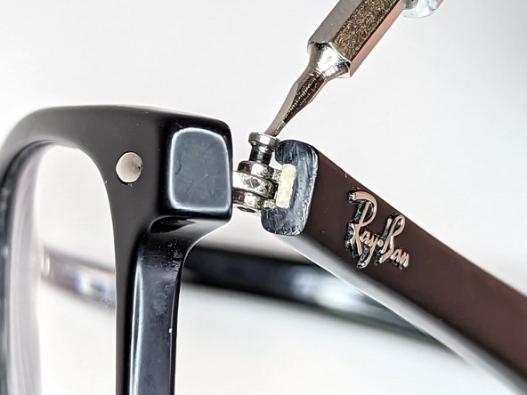 How to Replace the Arm of Standard Hinge Eyeglasses: crwdns2935265:05crwdnd2935265:02crwdnd2935265:03crwdne2935265:0