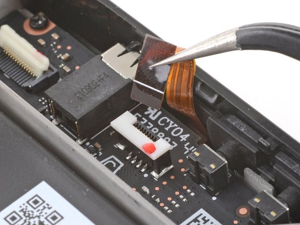 Steam Deck Front Shell Replacement, Disconnect the mic cable: crwdns2935265:063crwdnd2935265:03crwdnd2935265:03crwdne2935265:0