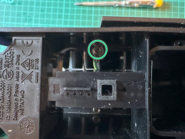 Disassembling Netatmo Outdoor Camera Main Unit: Schritt 3, Bild 2 von 2