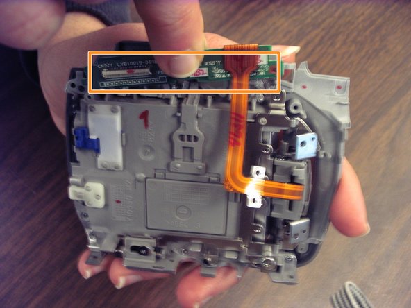 JVC GR-D290U LCD Screen Replacement: crwdns2935265:012crwdnd2935265:02crwdnd2935265:03crwdne2935265:0