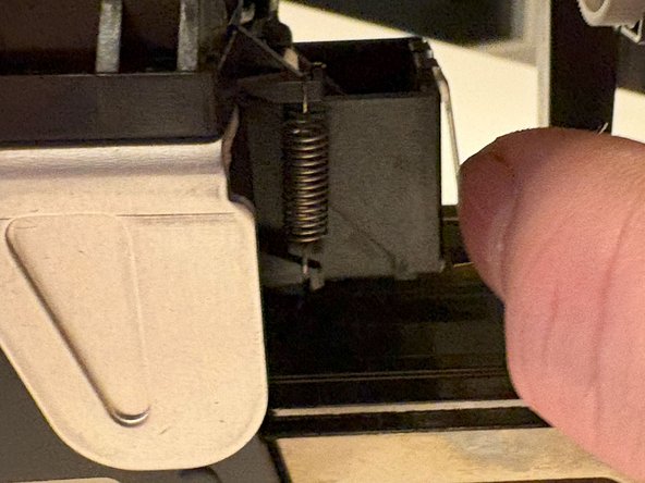 Cleaning the mirror, Remove brass clip: crwdns2935265:06crwdnd2935265:02crwdnd2935265:03crwdne2935265:0