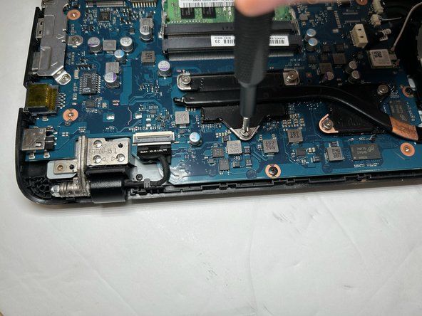 Samsung Notebook 5 NP530E5M Fan Assembly Replacement: crwdns2935265:08crwdnd2935265:02crwdnd2935265:03crwdne2935265:0