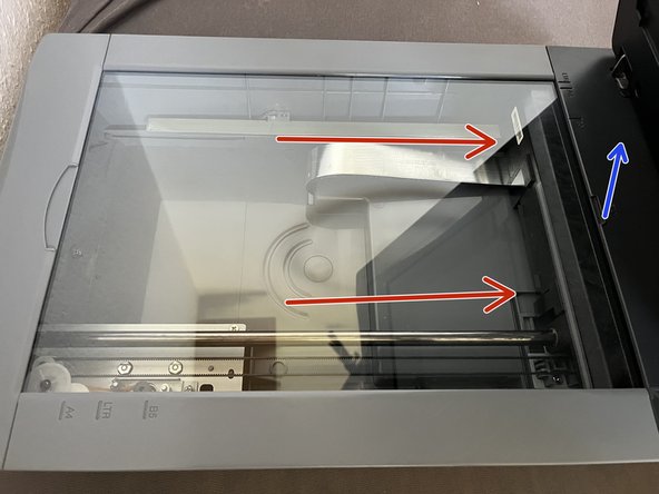 Canon 9950F Scanner Teardown, Opening the bottom part: crwdns2935265:03crwdnd2935265:02crwdnd2935265:02crwdne2935265:0