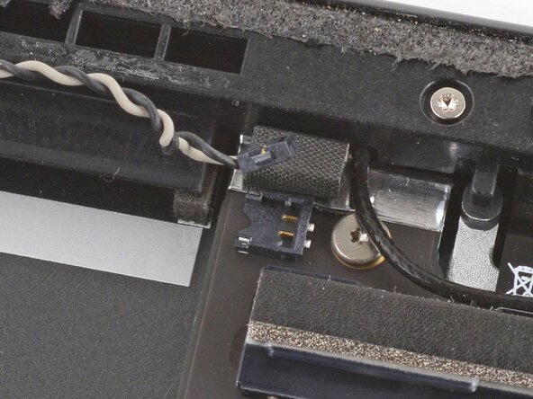 Microsoft Surface Pro 8 Battery Replacement, Reassembly note: step 21, image 2 of 3