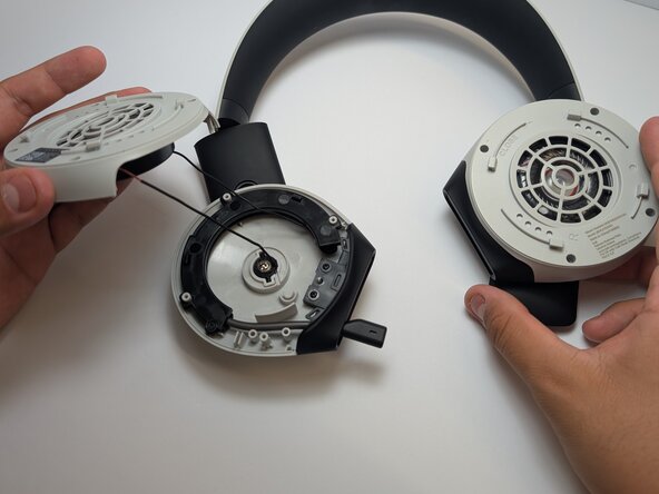 Alienware AW510H Audio Port Replacement: step 4, image 1 of 1