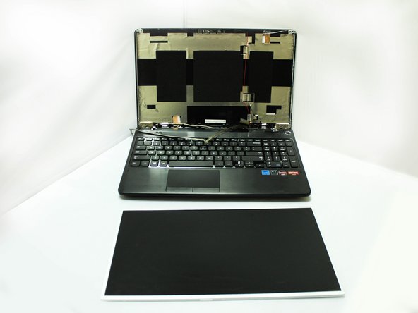 Samsung NP36535C-S05US Display Screen Replacement: crwdns2935265:00crwdnd2935265:01crwdnd2935265:01crwdne2935265:0