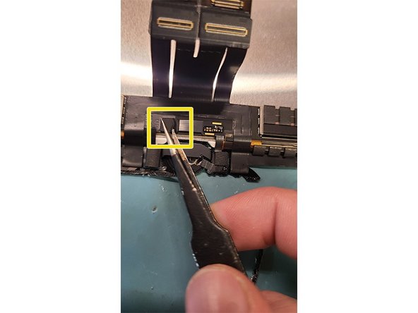 iPad Air 3 Screen Replacement: step 7, image 2 of 3