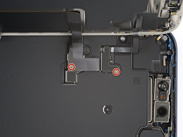 iPhone 17 Pro Max Screen Replacement, Remove the cover screws: crwdns2935265:019crwdnd2935265:01crwdnd2935265:02crwdne2935265:0