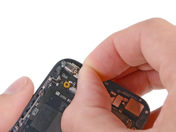 Замена задней части корпуса iPhone 5: crwdns2935265:036crwdnd2935265:01crwdnd2935265:02crwdne2935265:0