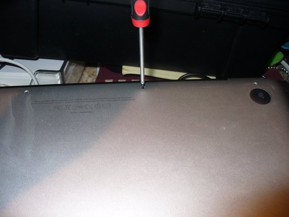 MacBook Pro 13" Unibody Mid 2012 Ram Upgrade, Unscrew All Screws: crwdns2935265:00crwdnd2935265:01crwdnd2935265:01crwdne2935265:0