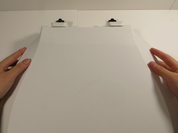 How to Fix Wobbly Toilet Seat Hinges: crwdns2935265:07crwdnd2935265:03crwdnd2935265:03crwdne2935265:0