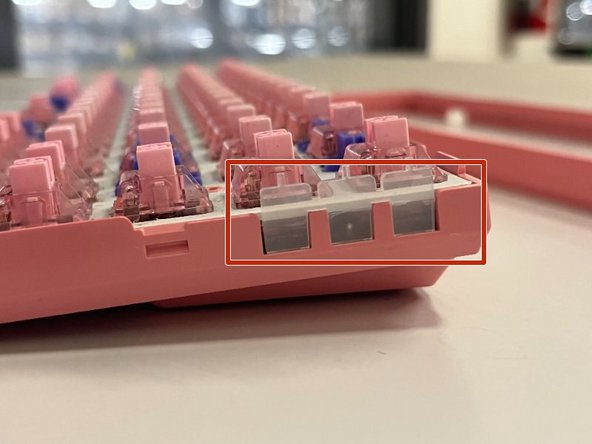 Akko 3068B Battery Replacement: шаг 4, изображение 3 из 3