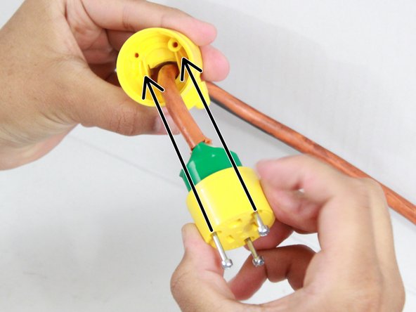 Install an Extension Cord Female Plug: adım 5, 3 resimden 2.