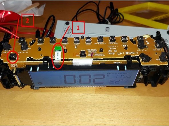 Disassembly of Sony Dream Machine ICF-C717PJ, Exposing the control board: crwdns2935265:06crwdnd2935265:02crwdnd2935265:03crwdne2935265:0