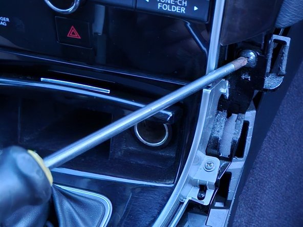 Infiniti Q50 Bottom Screen Display Replacement: crwdns2935265:05crwdnd2935265:02crwdnd2935265:02crwdne2935265:0