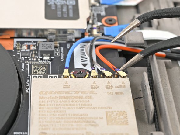 Lenovo ThinkPad T16 Gen 3 Motherboard Replacement, Disconnect the antenna cables: stap 0, afbeelding 2 van 3