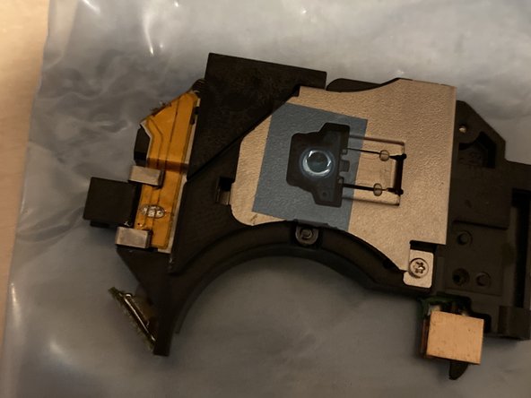 PlayStation 2 Slimline SPU-3170 Laser Replacement, Desolder anti-static security: crwdns2935265:09crwdnd2935265:02crwdnd2935265:02crwdne2935265:0