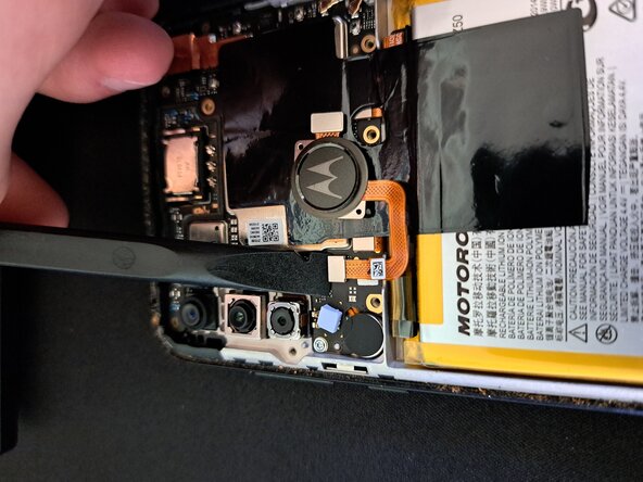 Motorola Moto G Power (2020)/G8 Power Display Replacement, Disconnect the fingerprint reader: crwdns2935265:05crwdnd2935265:01crwdnd2935265:01crwdne2935265:0