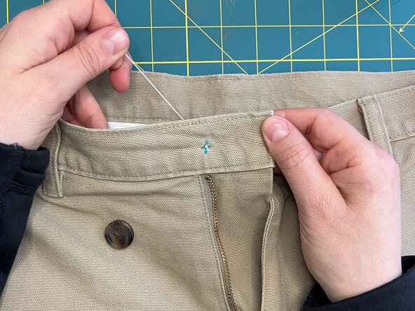 Sew a Button onto Heavy Fabric, Start the stitch: crwdns2935265:03crwdnd2935265:03crwdnd2935265:03crwdne2935265:0