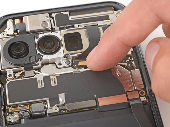 Google Pixel 10 Pro XL Front Camera Replacement, Reconnect the front camera: 30 단계, 이미지 2개 중 1개