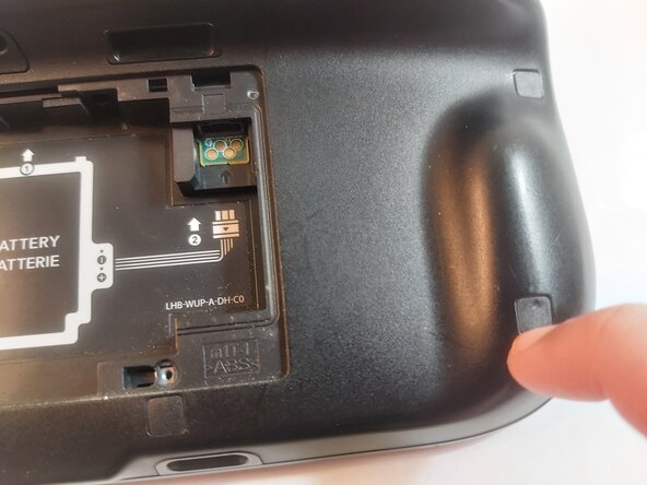 Nintendo Wii U Gamepad ZL and ZR Triggers Replacement: crwdns2935265:03crwdnd2935265:02crwdnd2935265:02crwdne2935265:0