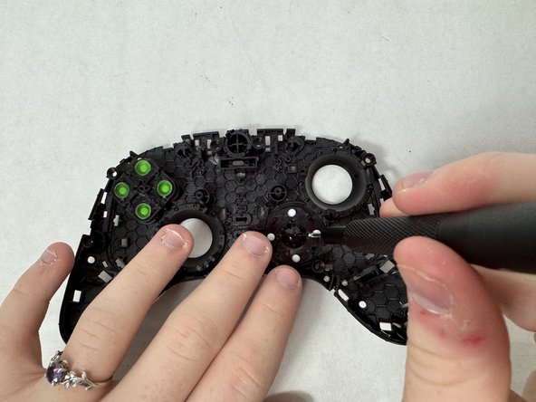 Razer Wolverine V2 Chroma RZ06-0401 D-Pad Replacement: crwdns2935265:07crwdnd2935265:02crwdnd2935265:03crwdne2935265:0