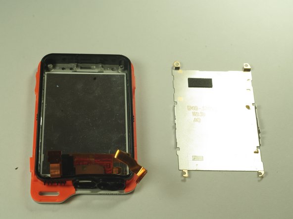 Sony Ericsson xPeria Active Screen Replacement, Remove back screen shield: crwdns2935265:08crwdnd2935265:02crwdnd2935265:02crwdne2935265:0