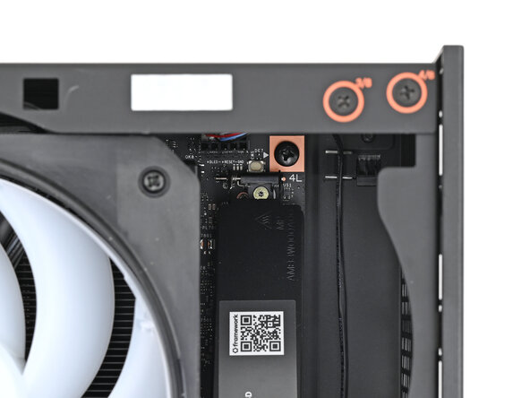 Framework Desktop Primary Storage Replacement, Remove the primary storage heat spreader screw: crwdns2935265:010crwdnd2935265:03crwdnd2935265:03crwdne2935265:0