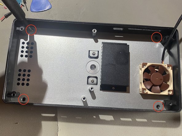 OWC Thunderbolt 3 Pro Dock fan replacement, Re-installing top case: crwdns2935265:014crwdnd2935265:02crwdnd2935265:02crwdne2935265:0