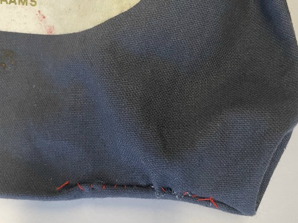 How to Mend a Hole on Bottom of Tote Bag: adım 7, 3 resimden 3.