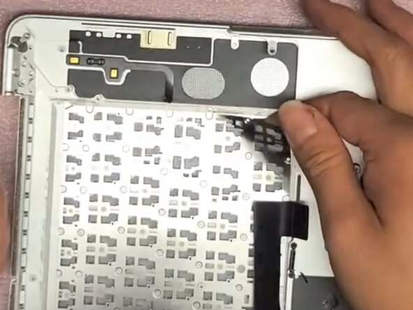MacBook Pro 15" Retina Display Mid 2015 keyboard Replacement, Removing the keyboard: crwdns2935265:05crwdnd2935265:02crwdnd2935265:02crwdne2935265:0
