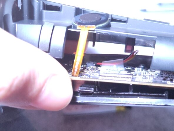 Valve Index Controller Right Index Controller Battery Replacement, Insert replacement battery: crwdns2935265:06crwdnd2935265:02crwdnd2935265:02crwdne2935265:0