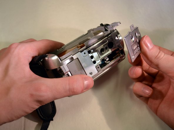 Sony Handycam DCR-SR68  Lens replacment Replacement: crwdns2935265:09crwdnd2935265:03crwdnd2935265:03crwdne2935265:0