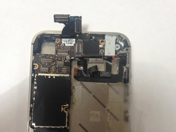 iPhone 4S Logic Board Removal, Camera Removal: crwdns2935265:05crwdnd2935265:02crwdnd2935265:02crwdne2935265:0