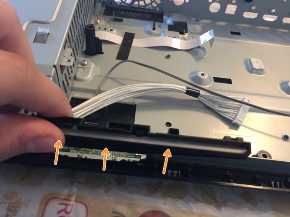 Sony BDV-NF620 Teardown, Front LED: crwdns2935265:015crwdnd2935265:02crwdnd2935265:03crwdne2935265:0