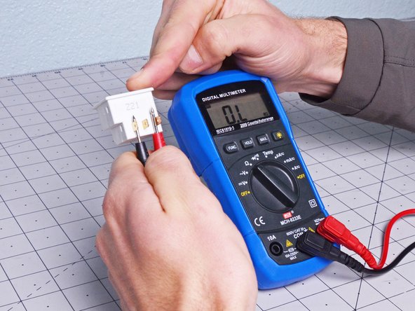 Whirlpool Refrigerator Door Sensor Replacement, Meter the door sensor: crwdns2935265:04crwdnd2935265:02crwdnd2935265:02crwdne2935265:0