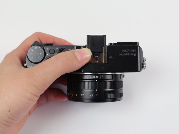 Panasonic LUMIX DMC-LX100の分解 - iFixit 修理ガイド