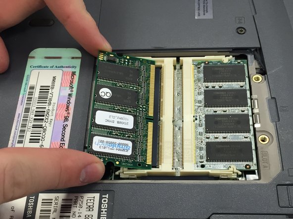 Toshiba Tecra 8200 RAM Replacement: crwdns2935265:05crwdnd2935265:02crwdnd2935265:02crwdne2935265:0