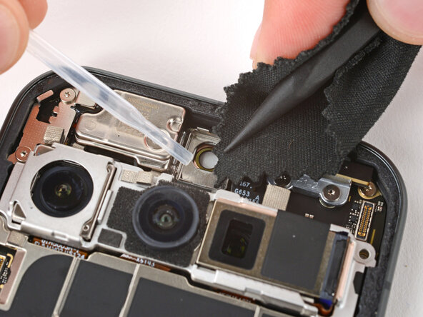 Google Pixel 10 Front Camera Replacement, Remove the old adhesive: step 21, image 3 of 3